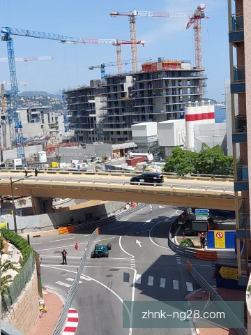 摩纳哥防线造越位选择，战术执行让对手陷入陷阱